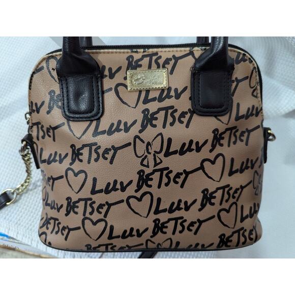 BETSEY JOHNSON! BLACK & TAN LOGO FABRIC CROSSBODY PURSE, BAG, HANDBAG! SWEET! - Picture 10 of 12